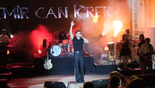 EMİR CAN İĞREK'DEN UNUTULMAZ KONSER 