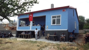 Hayırsever hafız Nazif Parla Mülayim'e imam evi yaptırdı 