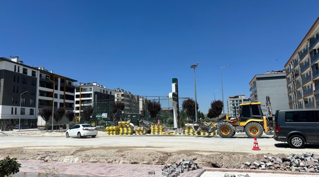 KARATAY'DA YOL VE KALDIRIM ÇALIŞMALARI TÜM HIZIYLA DEVAM EDİYOR 