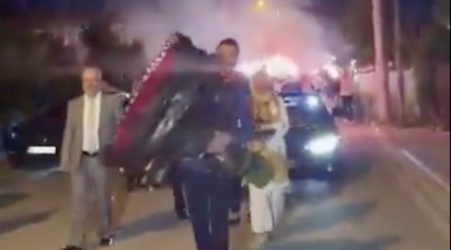 Konya'da düğün konvoyunda yolu kapatan sürücüler cezadan kaçamadılar!