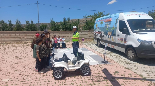 Konya İl Jandarma'dan bin kişiye trafik güvenliği eğitimi