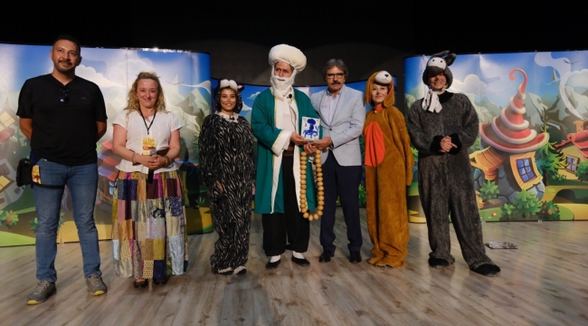 NASREDDİN HOCA ÇOCUK TİYATROSU MİNİK İZLEYİCİLERLE BULUŞTU