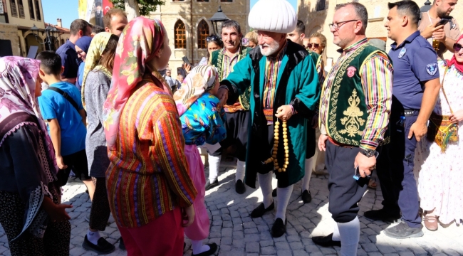 NASREDDİN HOCA MİZAH YOLU İLE TARİH VE KAHKAHA BİR ARADA