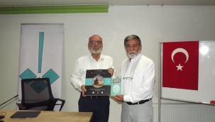 Nurettin Topçu örnek ve önder bir şahsiyettir 