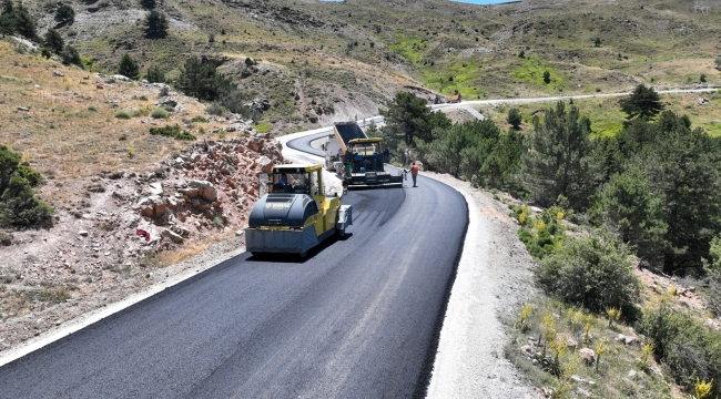 SELÇUKLU BELEDİYESİ DIŞ MAHALLE BAĞLANTI YOLLARINDA KONFORU YÜKSELTİYOR