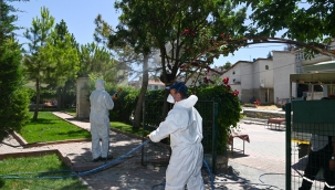 SELÇUKLU BELEDİYESİ YEŞİL ALAN İLAÇLAMALARINI DIŞ MAHALLELERDE DE SÜRDÜRÜYOR 