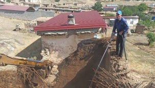Yunak Sıram Mahallesi'nde Çıkan Ev Yangını İtfaiyenin Erken Müdahalesiyle Kontrol Altına Alındı 