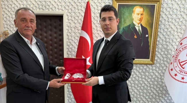 BAŞKAN ÇİL'DEN YUNAK KAYMAKAMI ATASOY'A ZİYARET 