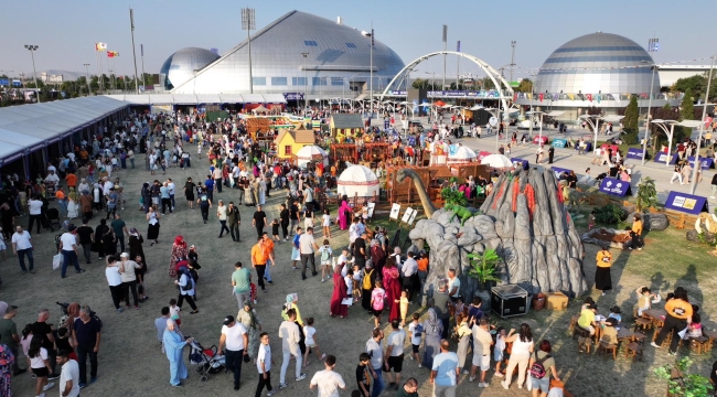 BİLİM MERAKLILARI 10. BİLİM FESTİVALİ'NE HAYRAN KALDI 