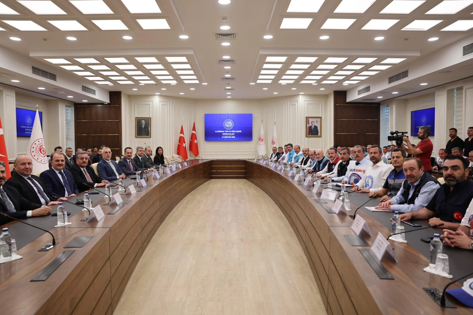 Hükümet son teklifini sundu!