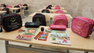 KARATAY'DAN 9 BİN ÖĞRENCİYE ÇANTA VE KIRTASİYE SETİ HEDİYESİ 