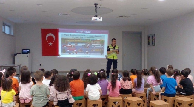 Konya Jandarma'dan öğrencilere ve sürücülere trafik eğitimi