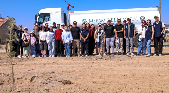 MERAMLI GENÇLERDEN ANLAMLI FİDAN DİKİM ETKİNLİĞİ 