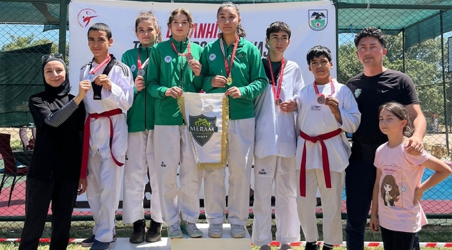 MERAMLI SPORCULAR YİNE ZİRVEDE 