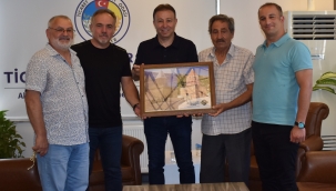 Seyyid Mahmud Hayrani Derneği'nden Akşehir TSO Başkanı Ender Kalkan'a Ziyaret 