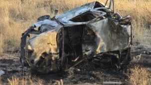 YUNAK–ÇELTİK YOL AYRIMINDA ARAÇ YANGINI: 1 YARALI 