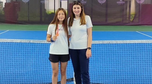 Elif Naz Acar'dan Tenis Şampiyonası'nda Büyük Başarı