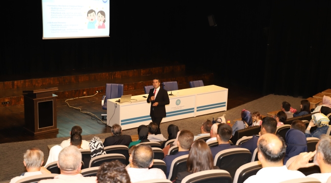 Evliliklerde Ufak Tebessümler, Büyük Farklar Oluşturuyor 