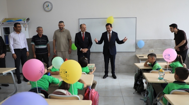 GELENEK DEĞİŞMEDİ ÇANTA VE KIRTASİYE MALZEMELERİ SIRALARDA YERİNİ ALDI 