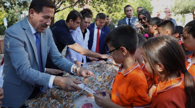 KARATAY BELEDİYESİ, "HALK SAĞLIĞI HAFTASI'NA TAM BUĞDAY EKMEĞİ STANDI İLE KATKI SAĞLADI 