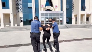 Konya'da trafikte yol kesip hakaret eden 4 magandaya Emniyet gereğini yaptı 