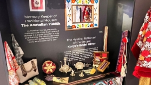 KONYA MOBİLYACILAR ODASI'NIN HAZIRLADIĞI GELİN AYNASI, NEW YORK SERGİSİNE DAMGASINI VURDU 