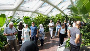 KONYA TROPİKAL KELEBEK BAHÇESİ ZİYARETÇİLERİN GÖZDESİ OLMAYA DEVAM EDİYOR 