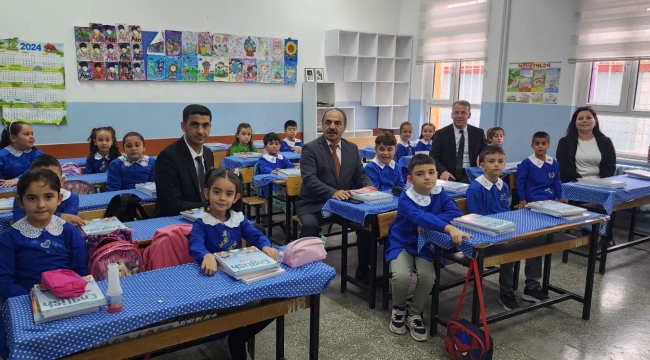 YUNAK'TA DERS KİTAPLARI DAĞITIMI TAMAMLANDI 