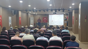 Yunak'ta Öğretmenlere "Türkiye Yüzyılı Maarif Modeli" Semineri 