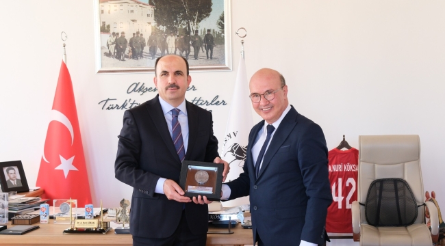 BAŞKAN KÖKSAL, BAŞKAN ALTAY VE HEYETİNİ MAKAMINDA AĞIRLADI