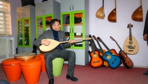 BAŞKAN ÖZGÖKÇEN'İN  BAĞLAMA PERFORMANSI 