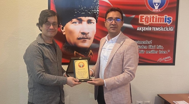Eğitim-İş Akşehir Temsilciliğinden Anlamlı Plaket