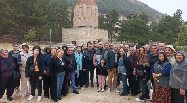İstanbul Kavakpınar Cem Evi'nden Seyyid Mahmud Hayrani Türbesi'ne Ziyaret 