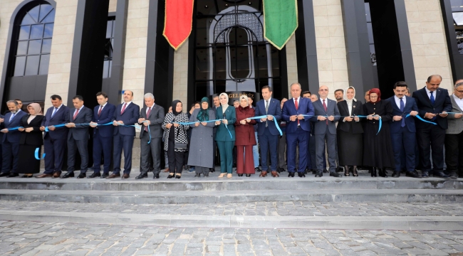 KARATAY KÜLTÜR MERKEZİ AİLE VE SOSYAL HİZMETLER BAKANI MAHİNUR ÖZDEMİR GÖKTAŞ'IN KATILIMIYLA AÇILDI