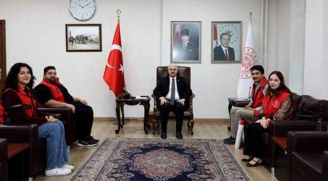 KIR4MIZI YELEKLİLERDEN KONYA VALİLİĞİ VE KONYA AFAD'A ZİYARET 