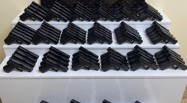 Konya'da silah kaçakçılığı operasyonu! 100 adet ruhsatsız tabanca ele geçirildi 