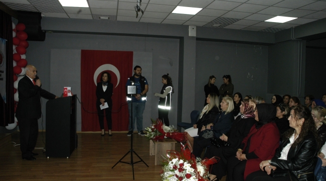 Uyuşturucuyla Mücadelede Anneler ve Toplumun Rolü Analiz Kolejinde masaya yatırıldı. 