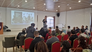 Yunak'ta Öğretmen ve Annelere "En İyi Narkotik Polisi Anne" Eğitimi 