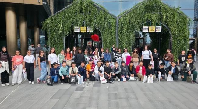 YUNAKLI ÖĞRENCİLER KİTAP FUARINDA 