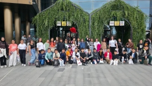 YUNAKLI ÖĞRENCİLER KİTAP FUARINDA 