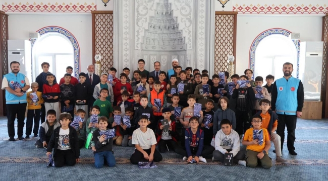 AKŞEHİR İLÇE MÜFTÜLÜĞÜ, ORTAOKUL ÖĞRENCİLERİNE YÖNELİK GÜNÜBİRLİK TEMATİK KAMPI DÜZENLENDİ 