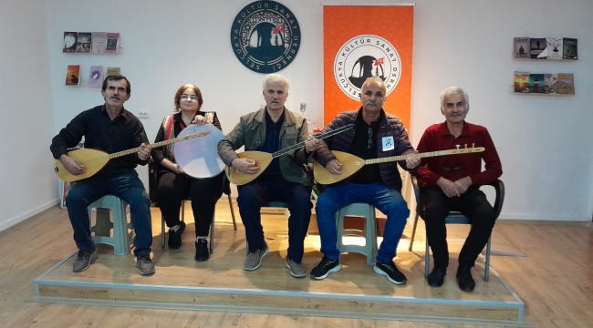 ATATÜRK SELÇUKYA'DA ŞİİR VE TÜRKÜLERLE ANILDI 