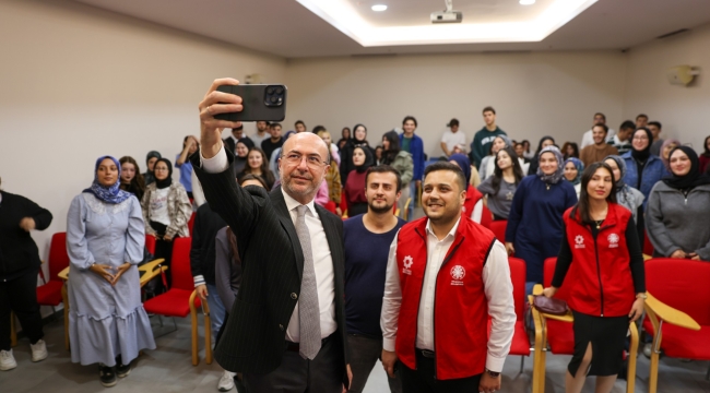 BAŞKAN PEKYATIRMACI GENÇLERLE BULUŞTU 