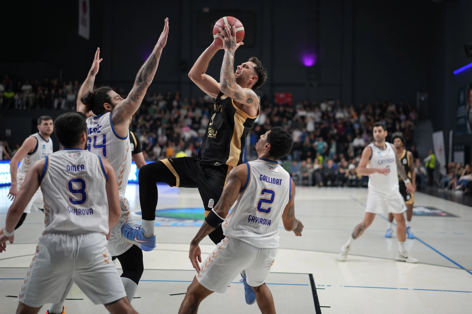 BÜYÜKŞEHİR, ZİRVE YARIŞINDA "BURADAYIM" DEDİ 