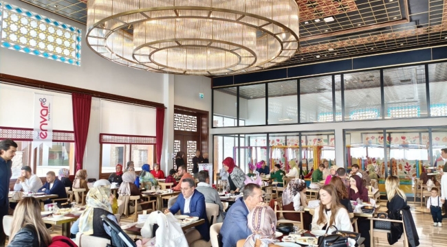 ENVAR EĞİTİM KURUMLARI ÖĞRETMENLERİ KAHVALTIDA BULUŞTU 