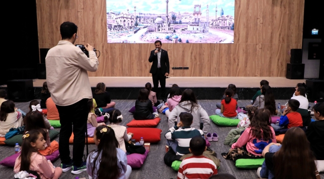 HASAN KILCA ÇOCUKLARIN SİNEMA KEYFİNE ORTAK OLDU 