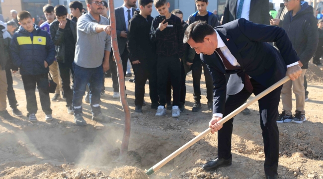 KARATAY'DA 10 BİN 400 METREKARELİK ALANDA FİDAN DİKİLDİ 