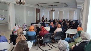 Konya'da "En İyi Narkotik Polisi Anne Uygulaması Planı" projesi kapsamında eğitim verildi 