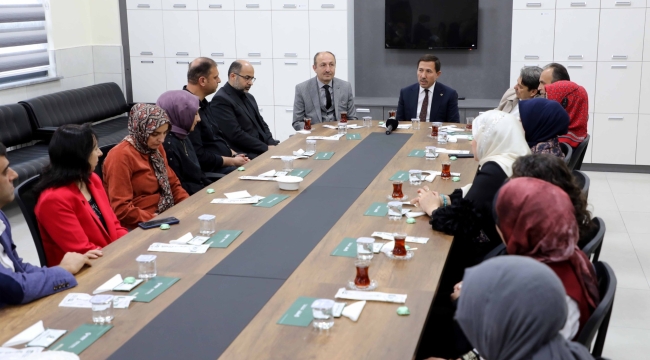 ÖĞRETMENLERLE BULUŞAN HASAN KILCA'DAN HALI SAHA MÜJDESİ 