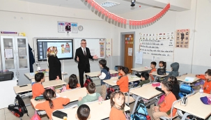 OKULUNU ZİYARET ETTİ SÜPRİZLE KARŞILAŞTI 